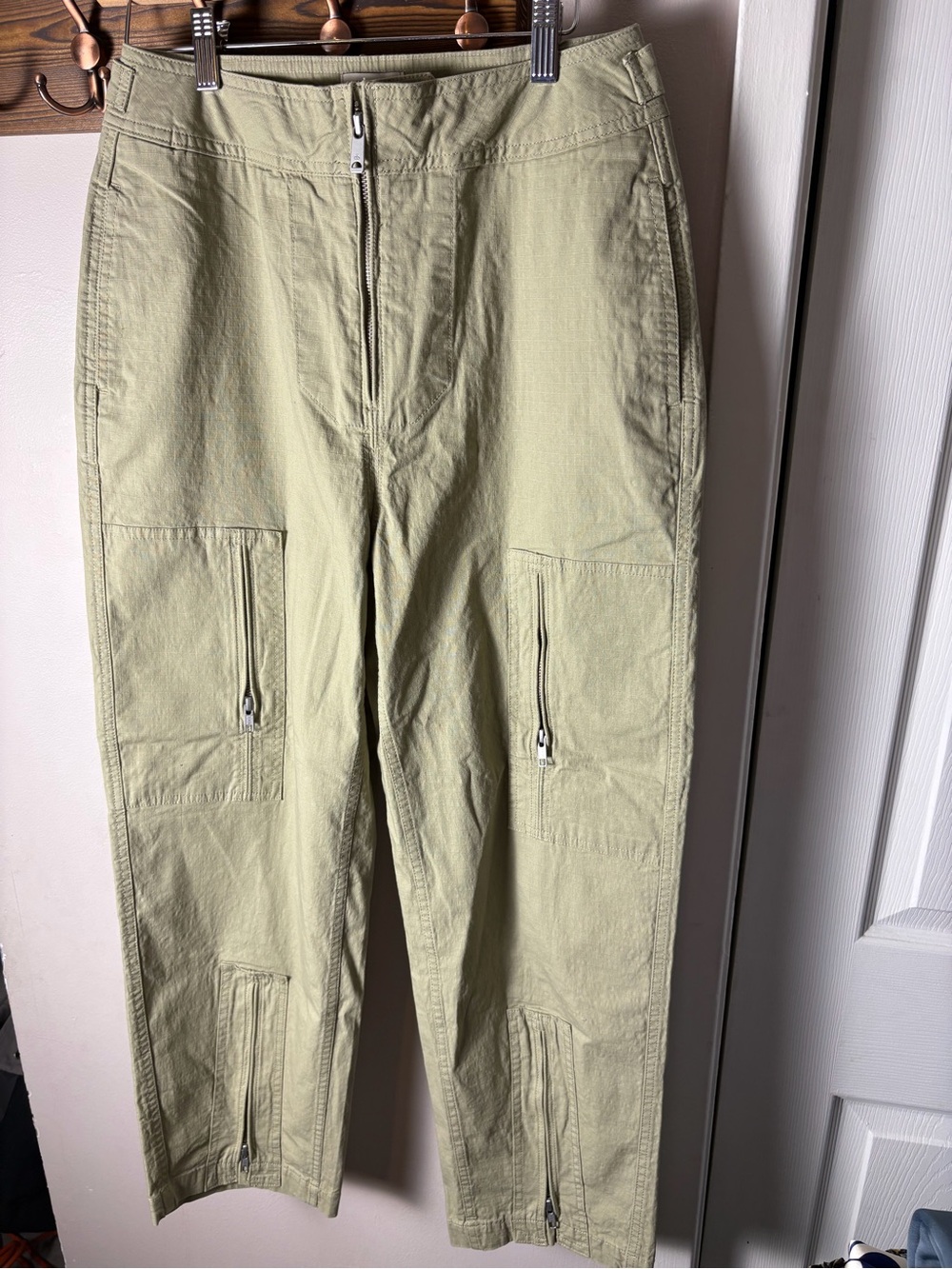 NWT Scotch & Soda Light Olive Cargo Pants with Zip Details Size 27